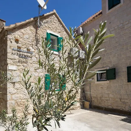 Deluxe Dino In The Old Town Of Lägenhet *