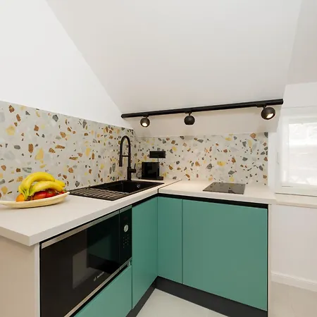 Deluxe Dino In The Old Town Of Lägenhet