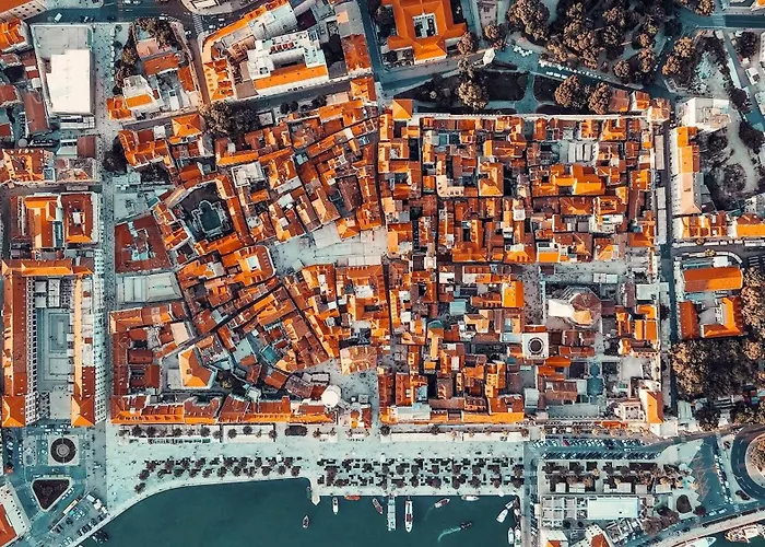 Apartamento Deluxe Dino In The Old Town Of *