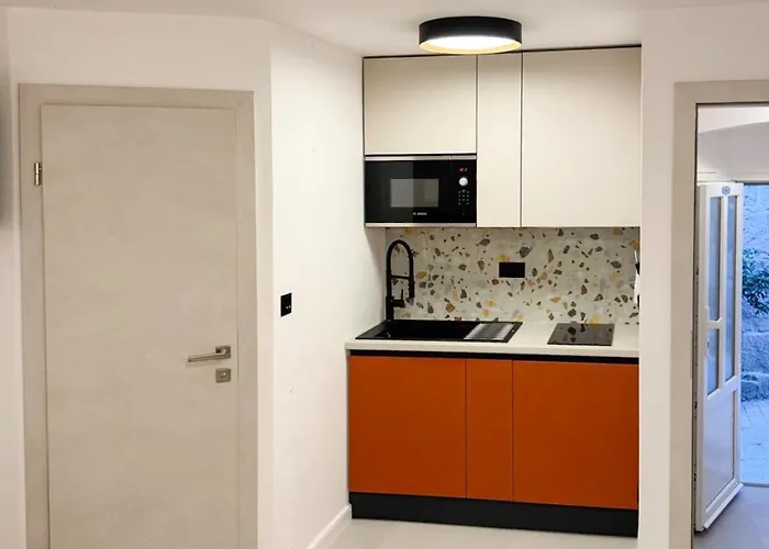 Deluxe Dino In The Old Town Of Apartamento