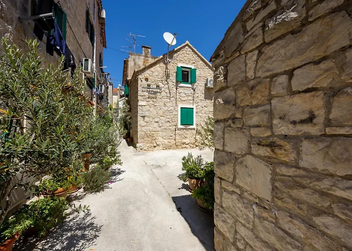 Apartamento Deluxe Dino In The Old Town Of *