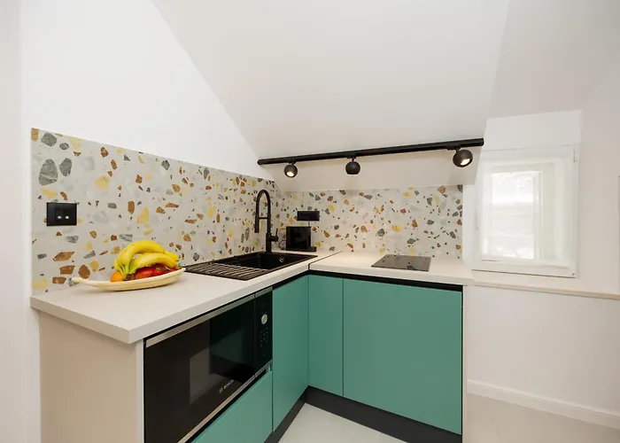 Deluxe Dino In The Old Town Of Apartamento