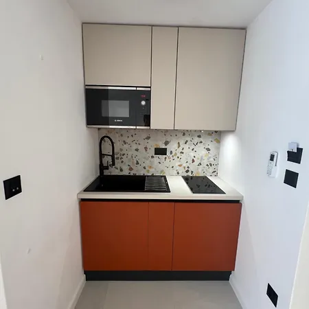 Deluxe Dino In The Old Town Of * Split