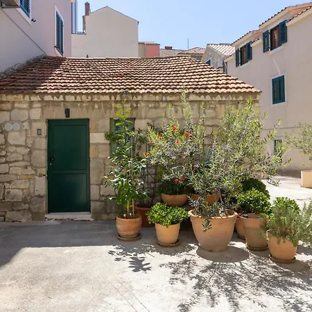 Deluxe Dino In The Old Town Of Apartamento *