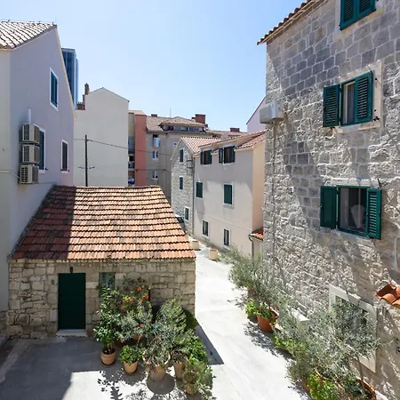 Apartamento Deluxe Dino In The Old Town Of