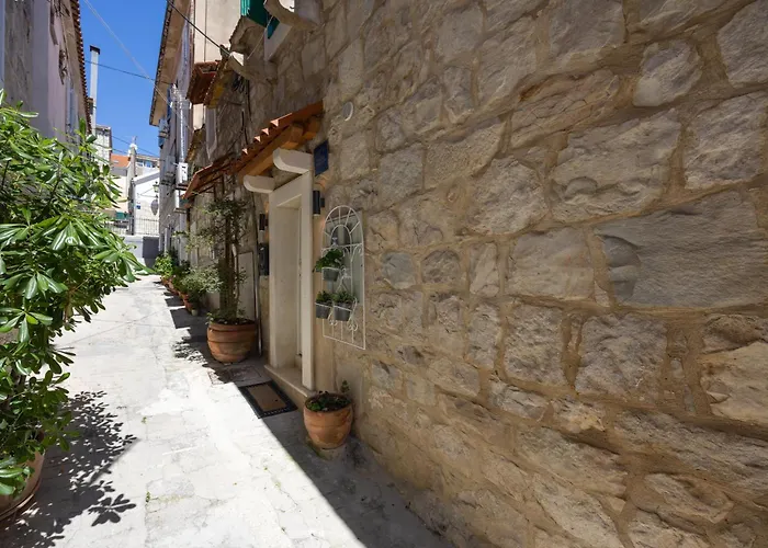 Deluxe Dino In The Old Town Of