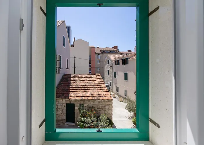 Deluxe Dino In The Old Town Of *