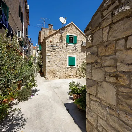 Apartmán Deluxe Dino In The Old Town Of *