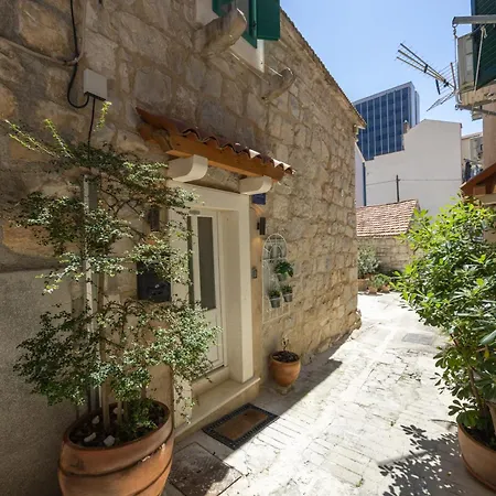 Deluxe Dino In The Old Town Of Apartmán Split
